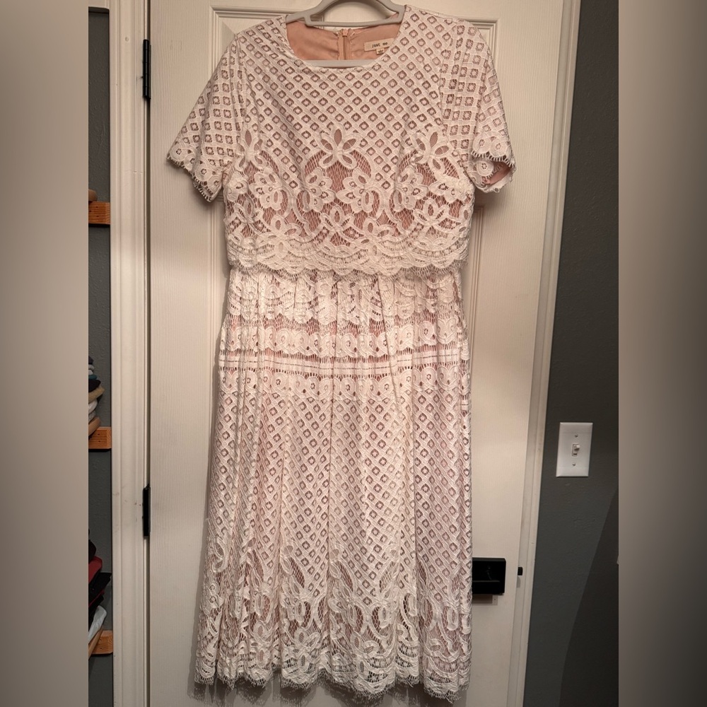 Elegant White Lace Dress
